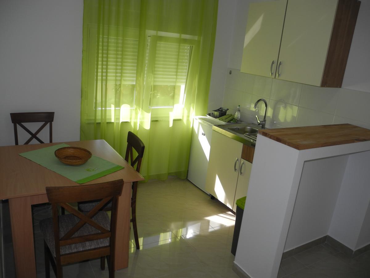 Apartments Nives Crikvenica Extérieur photo