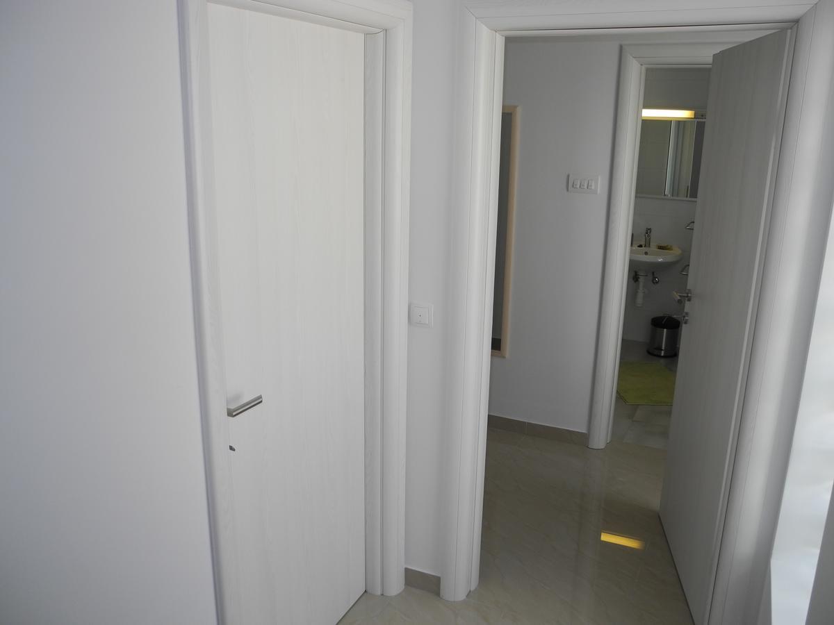 Apartments Nives Crikvenica Extérieur photo